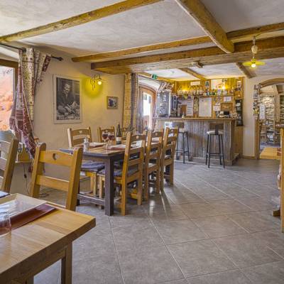 restaurant in auberge in queyras st veran auberge.jpg